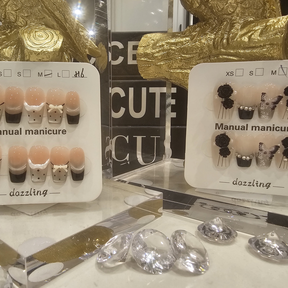 Dazzling Nude & Black Press-On Nails - Manual Manicure Set